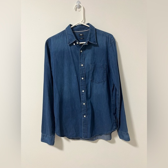Uniqlo Men's Denim Buttoned Shirt - Picture 1 of 7